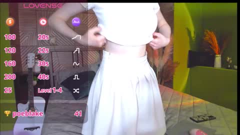 Snapshot of sweetshy_ chatting on September 14, 2:07 pm Alice online show from September 14, 2:07 pm