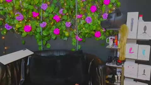 Molly -  INDEPENDENT MODEL online show from June 4, 8:31 am