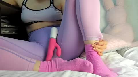 Snapshot of sweety_cum chatting on February 18, 10:58 pm Mia online show from February 18, 10:58 pm