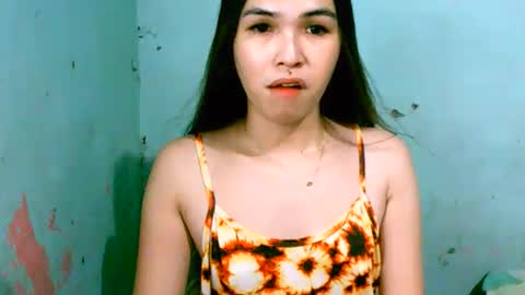 Snapshot of swyt_soleil chatting on September 23, 9:47 am swyt_soleil online show from September 23, 9:47 am