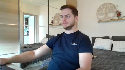 syl092 online show from January 14, 1:28 pm