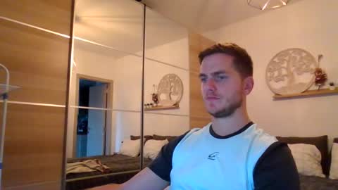 syl092 online show from October 1, 5:23 pm