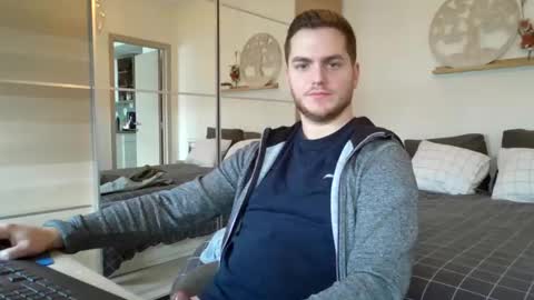 syl092 online show from January 8, 11:54 am