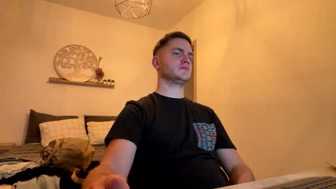 syl092 online show from February 10, 5:27 pm