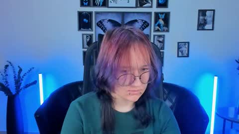 syllviareed online show from January 12, 10:33 am