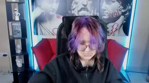 syllviareed online show from December 18, 7:14 am