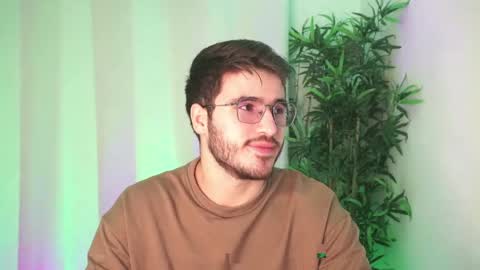 t0ny_wylie online show from April 18, 4:58 am