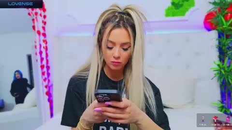 Snapshot of taahiraarabian chatting on February 19, 7:59 pm Arianna online show from February 19, 7:59 pm