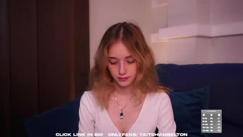 Snapshot of taitehambelton chatting on September 29, 2:10 am Mia online show from September 29, 2:10 am