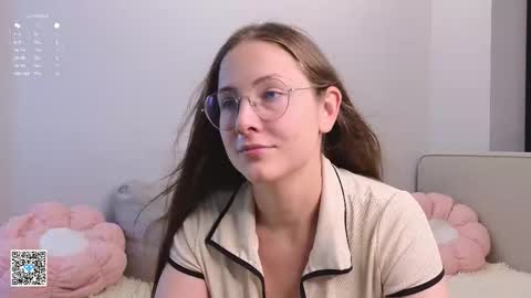 Molly online show from October 6, 1:23 am