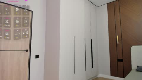 Mia  online show from April 7, 10:50 am