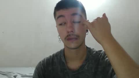 talhi_ online show from December 1, 6:06 pm