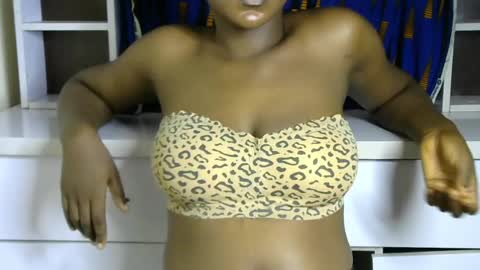 tall_choco online show from April 13, 3:11 am