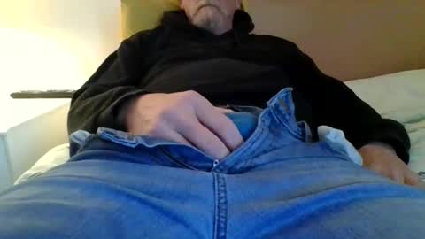 Snapshot of tallboy53 chatting on February 10, 11:46 am Ill tell you if you really want to know. online show from February 10, 11:46 am