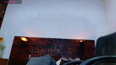    online show from November 12, 10:06 am