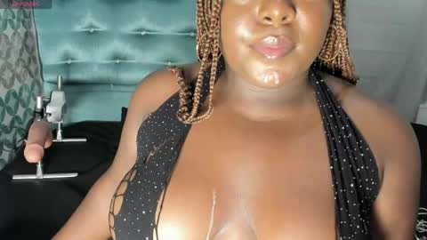 tamaramilleer online show from April 17, 6:05 am