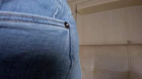 Tami online show from April 11, 8:02 pm