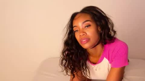 tamylynn online show from May 6, 1:55 am