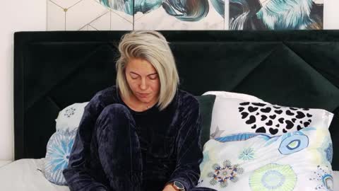 tanyaGrey online show from April 8, 8:17 am