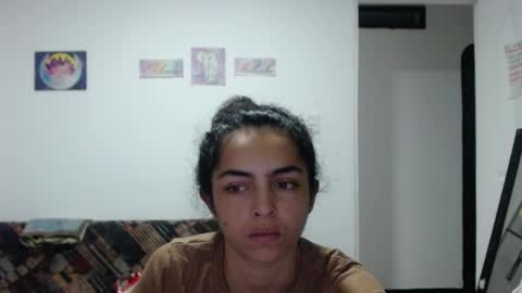 Angeline  Follow  online show from April 14, 1:09 am