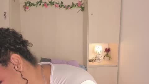  T A R A  online show from October 25, 4:35 am