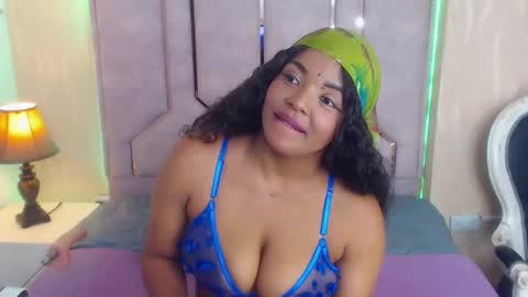Snapshot of tashadex chatting on October 18, 4:44 pm Tasha online show from October 18, 4:44 pm