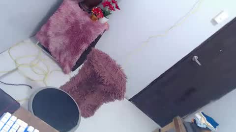   online show from April 4, 1:40 pm