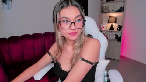 tatiana_mendoza online show from November 21, 8:40 pm