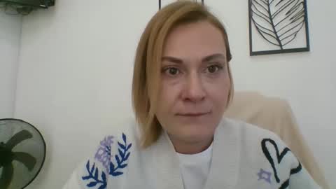 Snapshot of tatiana_xi chatting on October 22, 12:40 pm tatiana_xi online show from October 22, 12:40 pm