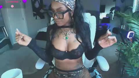 Tatted Queen online show from June 15, 7:17 pm