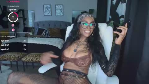 Tatted Queen online show from July 24, 8:06 pm