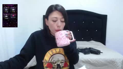 High Mami  online show from November 4, 8:37 am