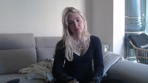 tattoobbgirl online show from October 7, 11:50 am