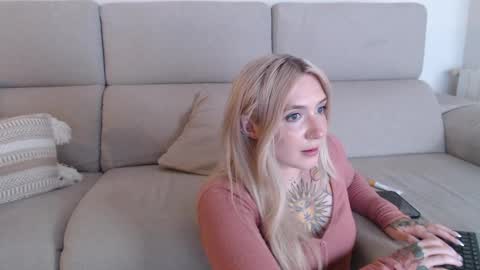 tattoobbgirl online show from September 18, 6:56 pm