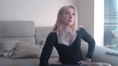 tattoobbgirl online show from November 3, 2:40 pm