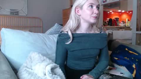 tattoobbgirl online show from February 19, 7:05 pm