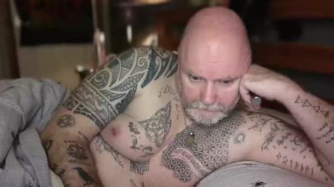 Tattooeddilf 01 online show from March 9, 12:26 am