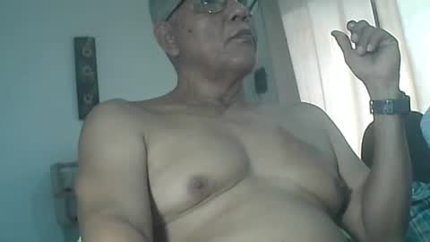 Snapshot of tavo58 chatting on January 4, 12:38 pm alvarito online show from January 4, 12:38 pm