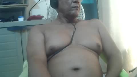 Snapshot of tavo58 chatting on February 21, 3:10 pm alvarito online show from February 21, 3:10 pm