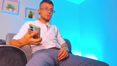 tayer_bennet online show from October 1, 4:33 am