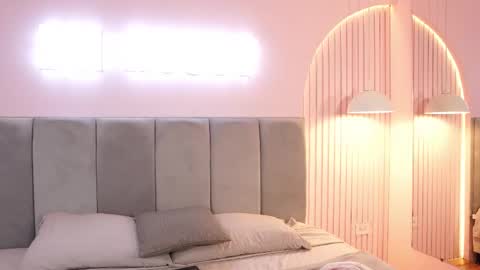 Teylor  Kim online show from January 7, 6:46 pm