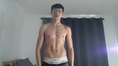 independent model online show from July 16, 2:20 pm