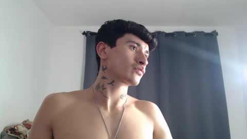 independent model online show from June 30, 10:25 am