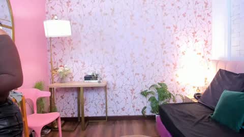 Taylor Bennet online show from April 19, 6:10 pm