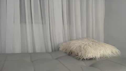 Taylor 3 online show from November 19, 2:55 am