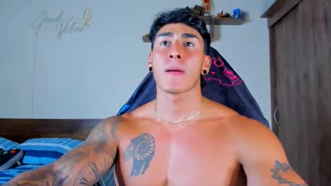 taylor_mclane1 online show from April 4, 10:28 pm