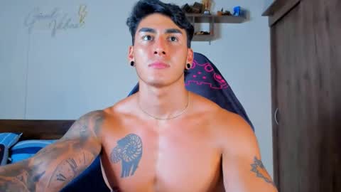 taylor_mclane1 online show from April 12, 7:29 pm