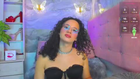 Taylor Sanz online show from March 5, 1:25 am