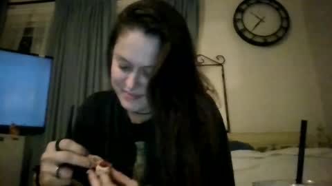 Snapshot of taylorriot chatting on October 19, 2:38 am Taylor Riot online show from October 19, 2:38 am