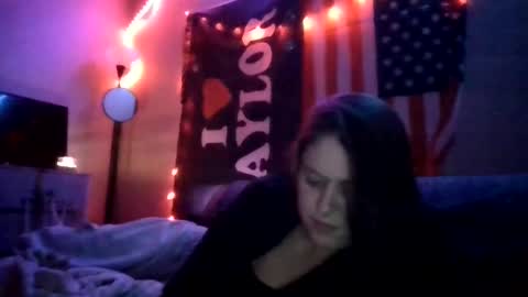 Snapshot of taylorriot chatting on September 10, 4:13 am Taylor Riot online show from September 10, 4:13 am